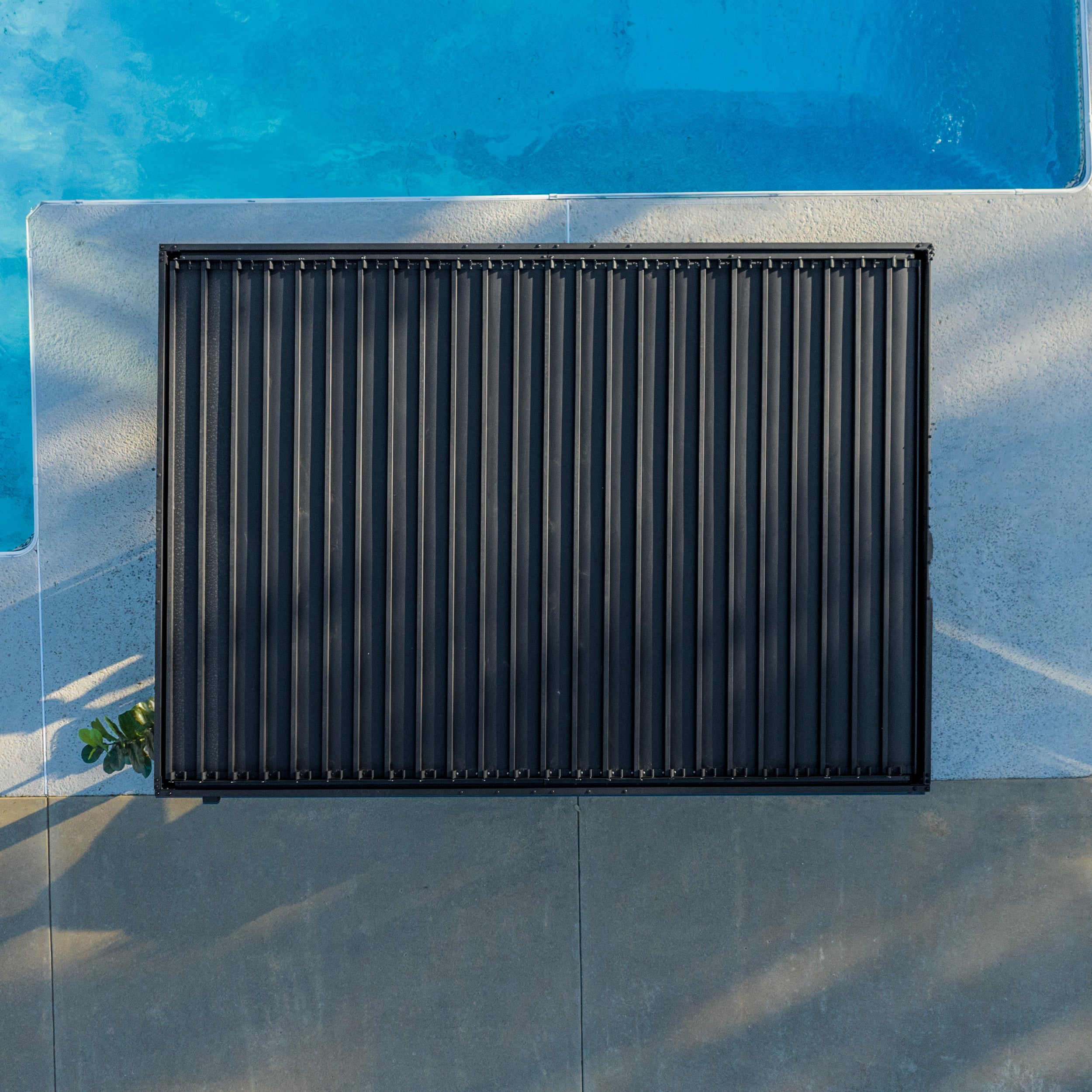 14x10 Sarasota Louvered Closed