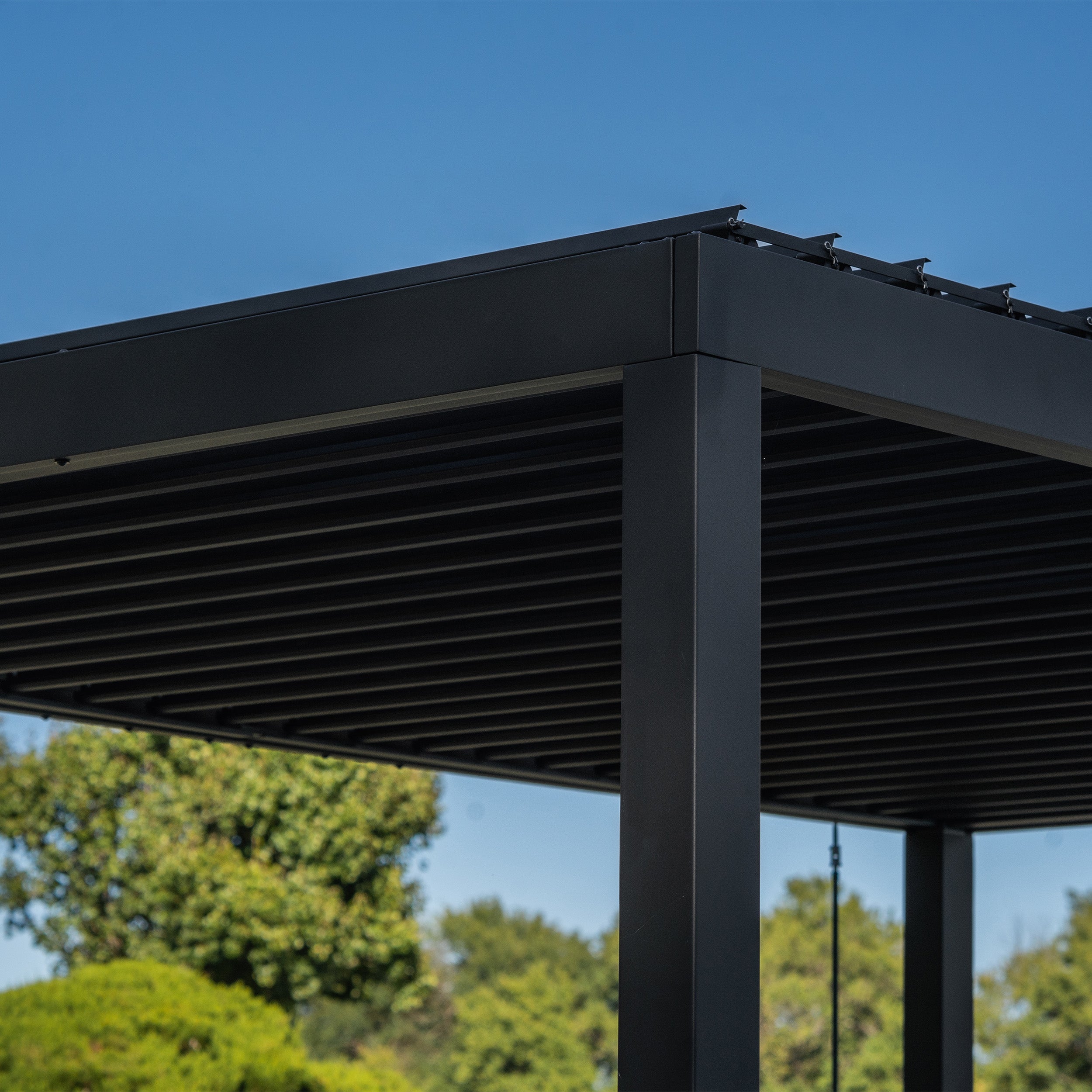 6.1m x 3m Sarasota Louvered Pergola